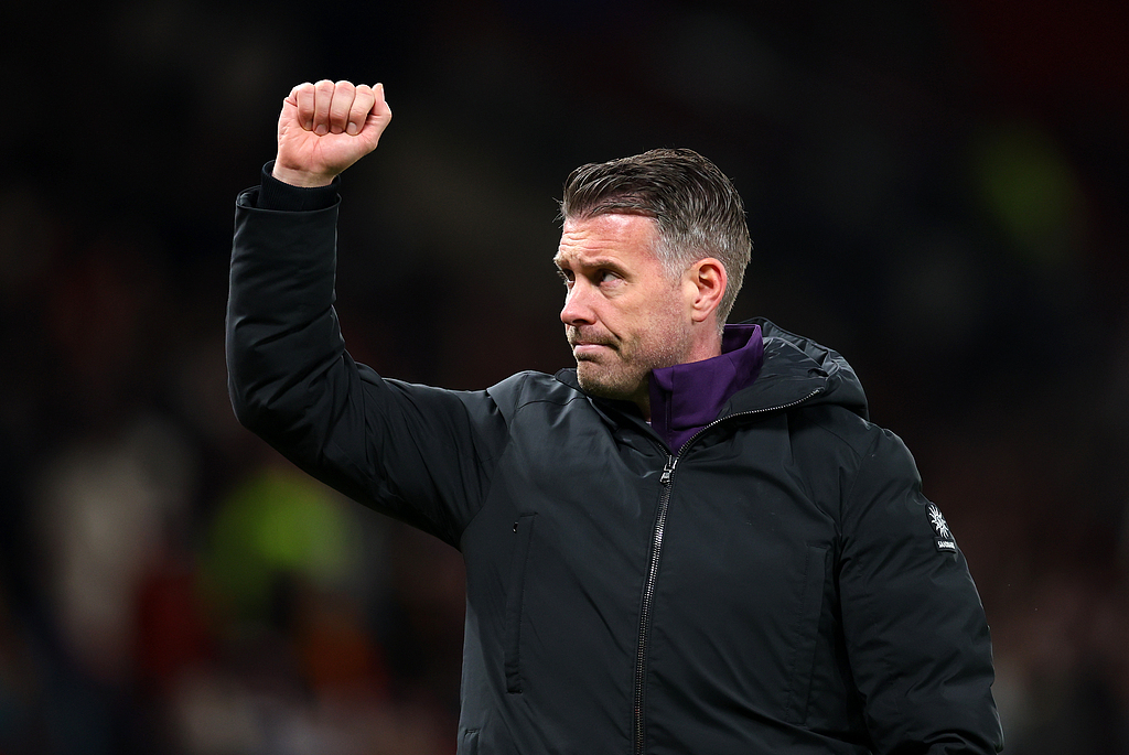 爱游戏-赛地聚焦：全明星赛今夜热度飙升，阿森纳战术微调，气氛紧张，更衣室氛围转暖