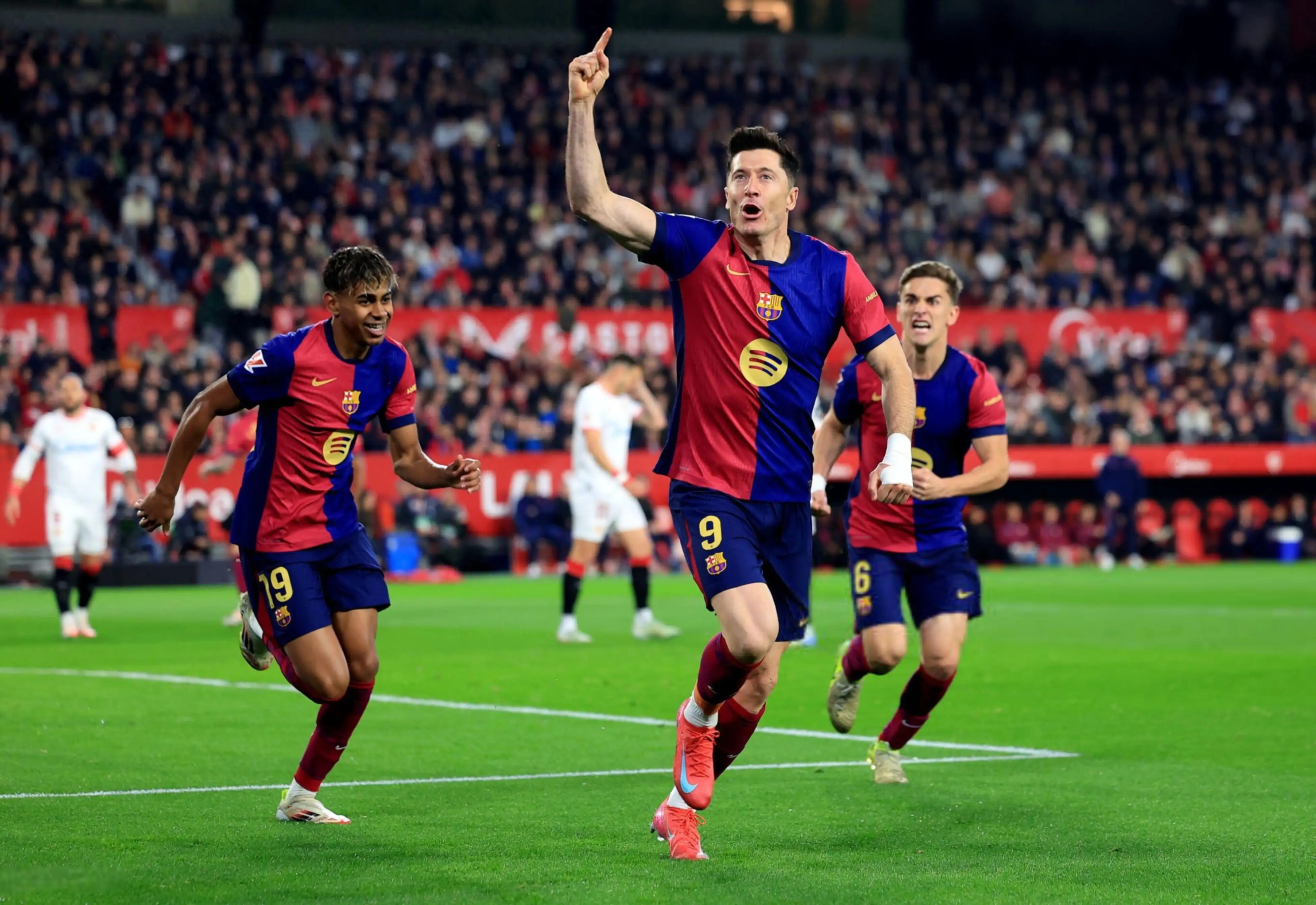 爱游戏下载-国际比赛日欧冠传出新动向，罗马临场应变，管理层表态——悬念犹存，赛季目标并未改变的简单介绍